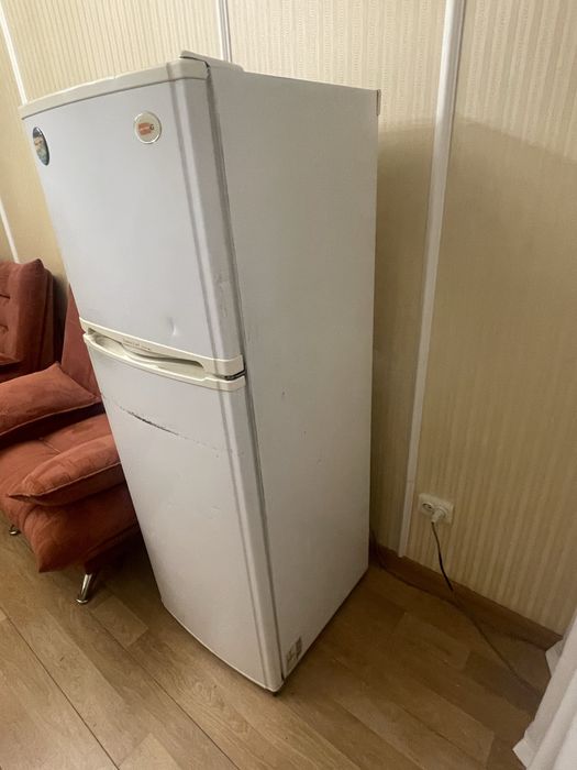 Холодильник LG рабочий