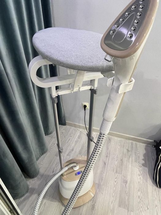 Утюг паровой ARG