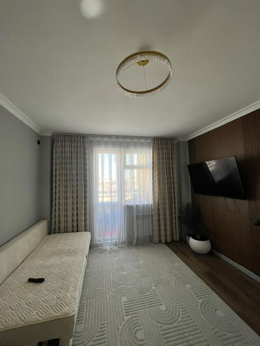 Продам 3-х комн. квартиру-студию