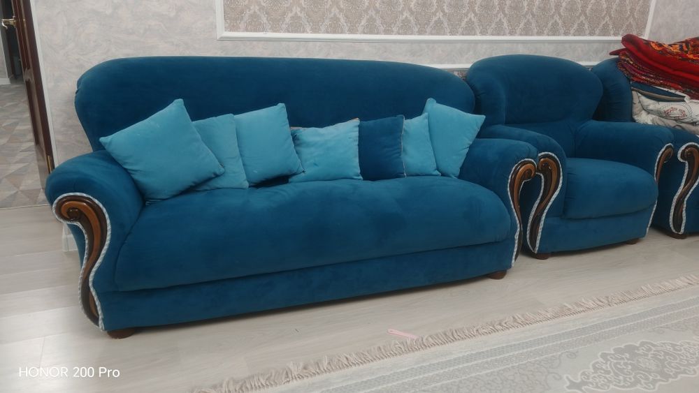 Продам диван 3.2.1.