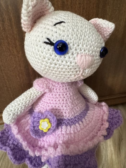 Ръчно плетена играчка коте