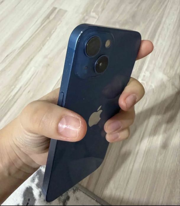 Продам айфон 13 128 гб