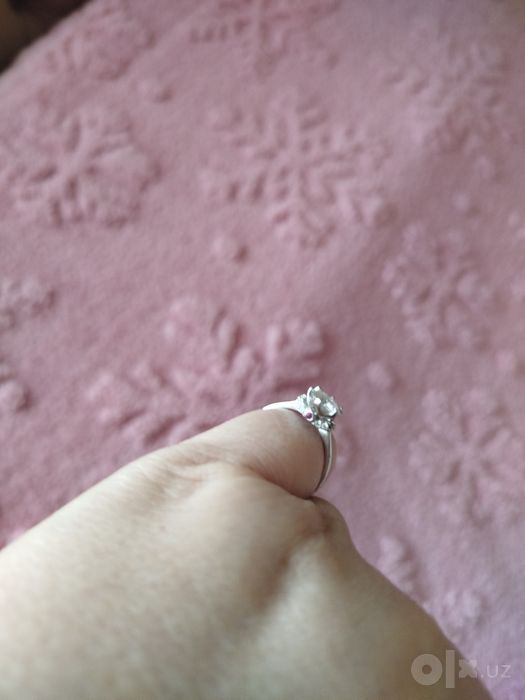 Новое серебряное кольцо.