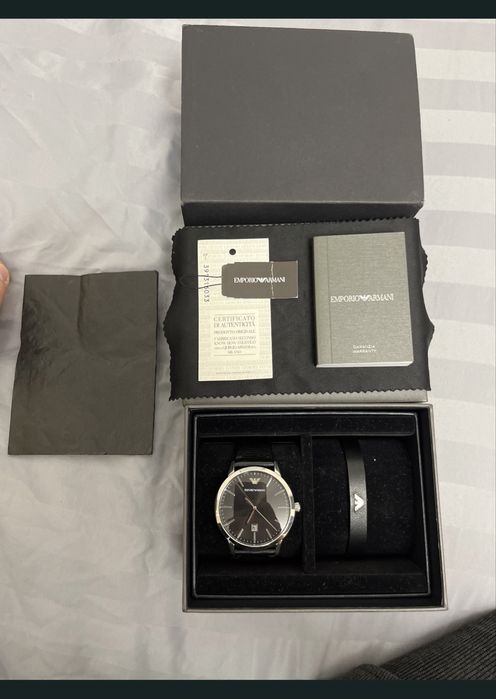 Vând/Schimb set Ceas + Brățară Emporio Armani