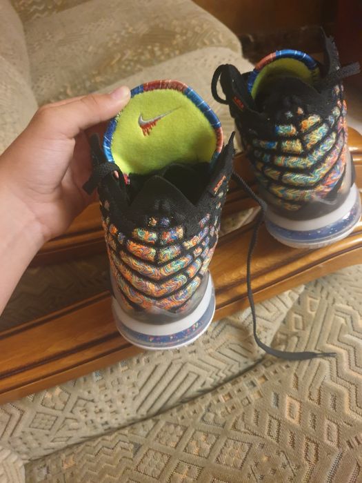 Lebron 17 James gang ediție speciala
