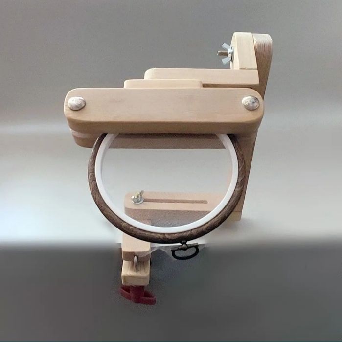 Универсальный держатель для пялец и рам