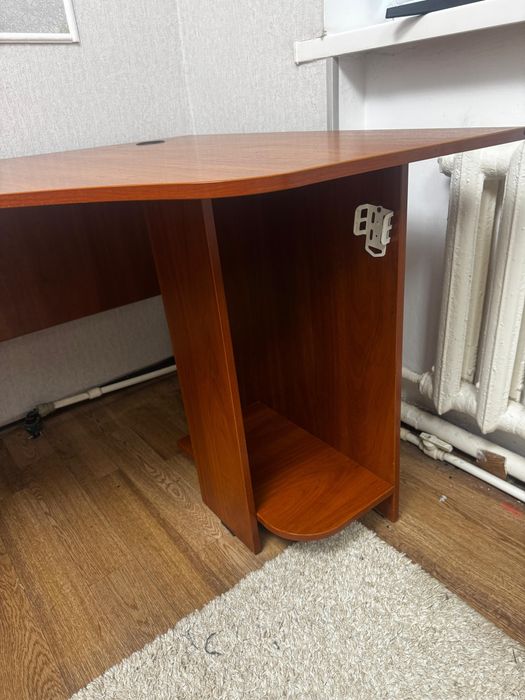 Стол письменный с ящиком угловой