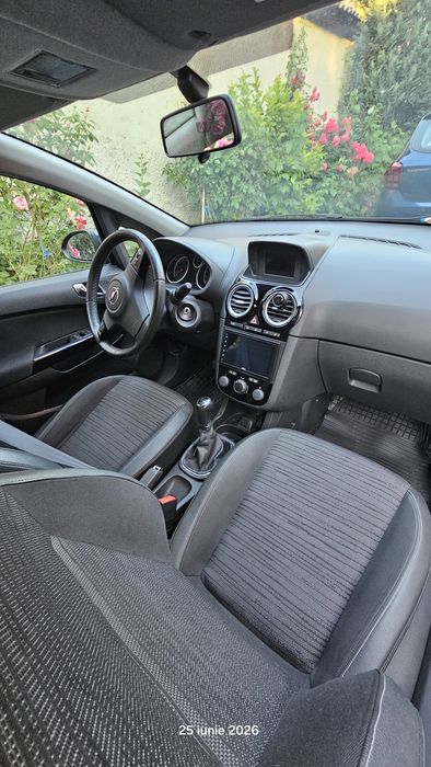 Opel  Corsa     1.4    benzina