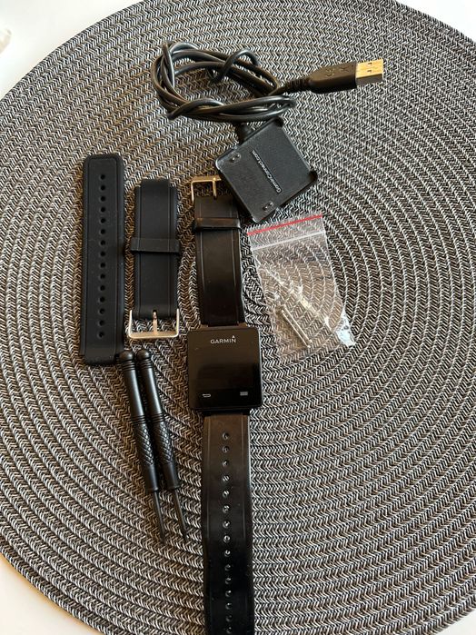 Смарт часовник Garmin Vivoactive