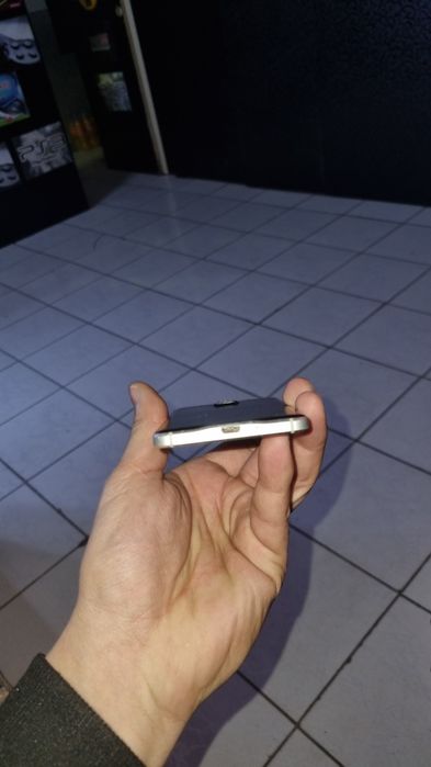 Samsung alfa  yaxshi holatda