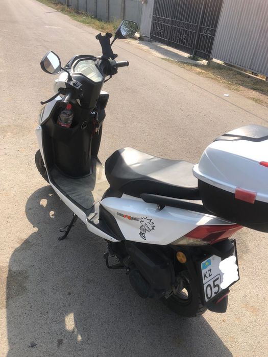 Продам скутер М8 Веном