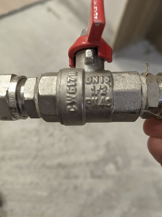 Продам шаровые краны 1/2" и 3/4"