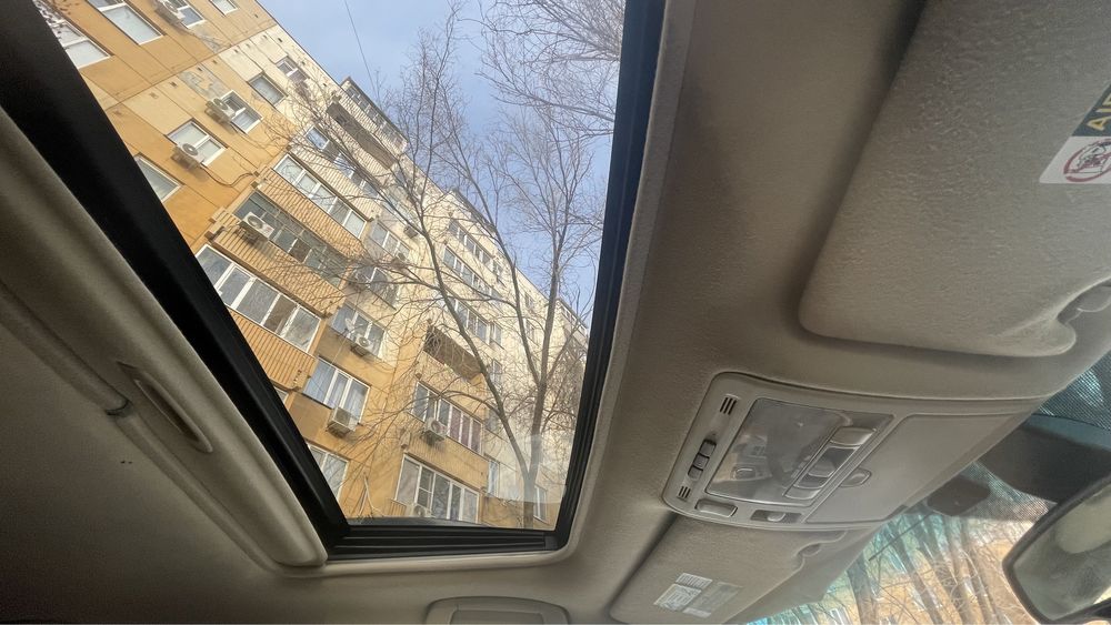 Продам машину Lexus RX330