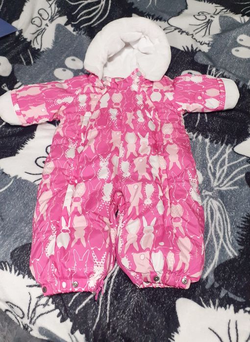 Отдам комбинезон девчачий.