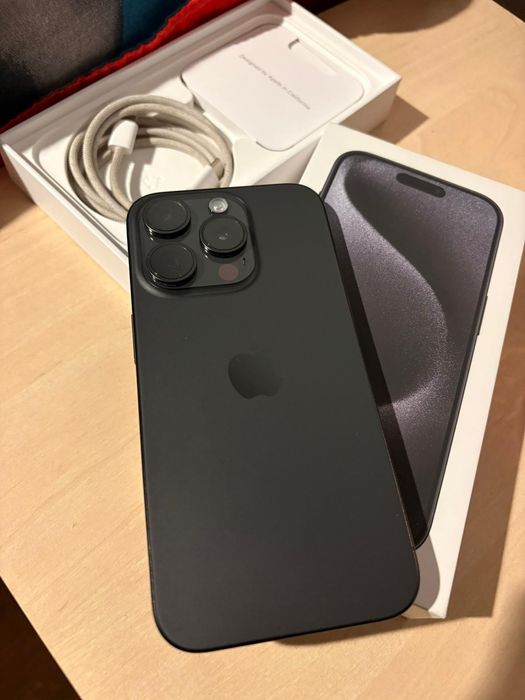 Vând iPhone 15 PRO