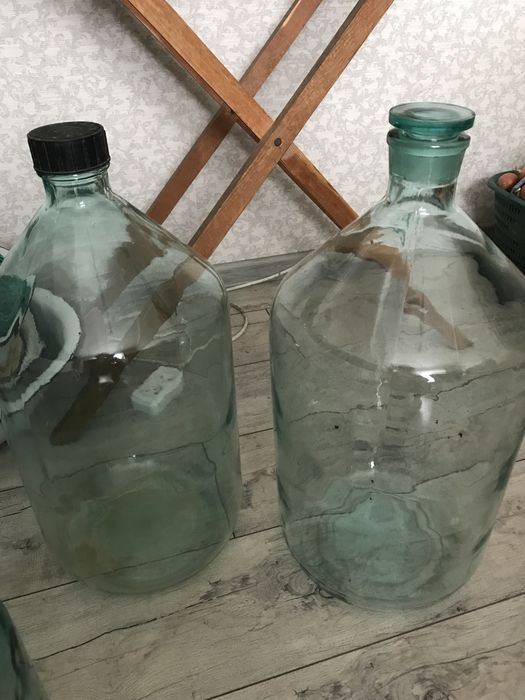 Продам бутыли разных размеров