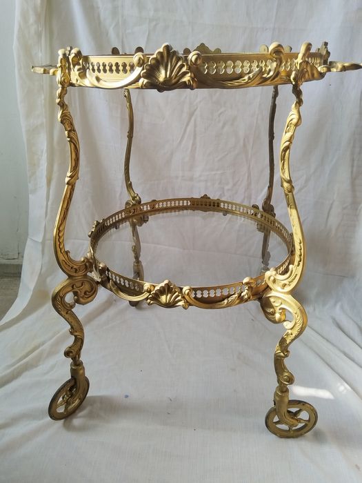 gheridon masuta cu sticla