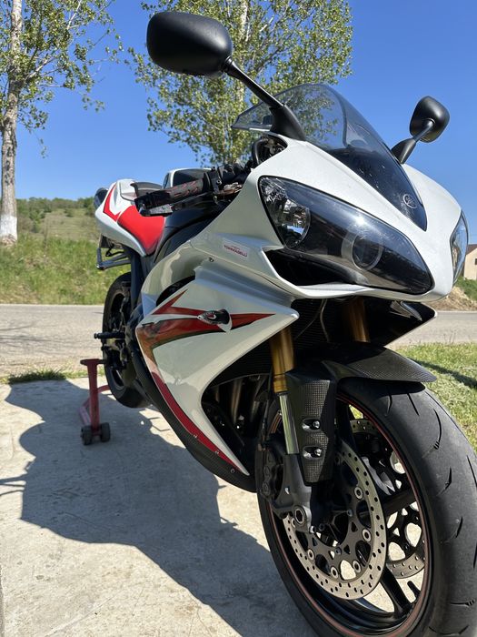 Vând Yamaha R1 RN19