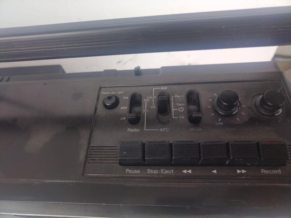 SHARP 10P-18G Радио/Касетофон/Телевизор
Made in JAPAN
140лв