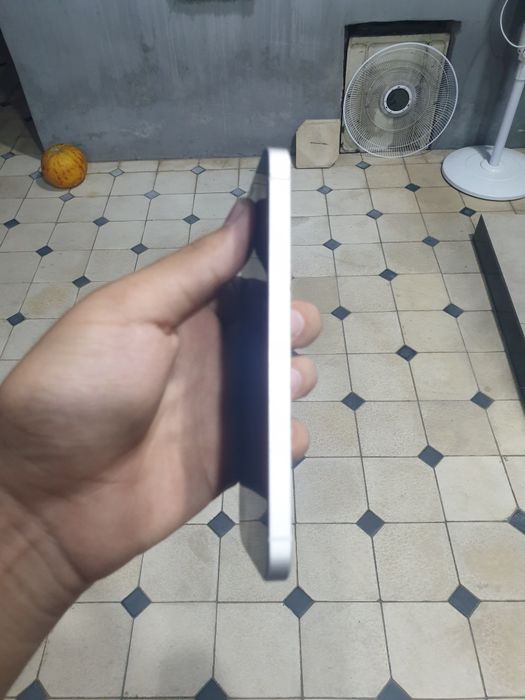 Iphone 12 sotiladi