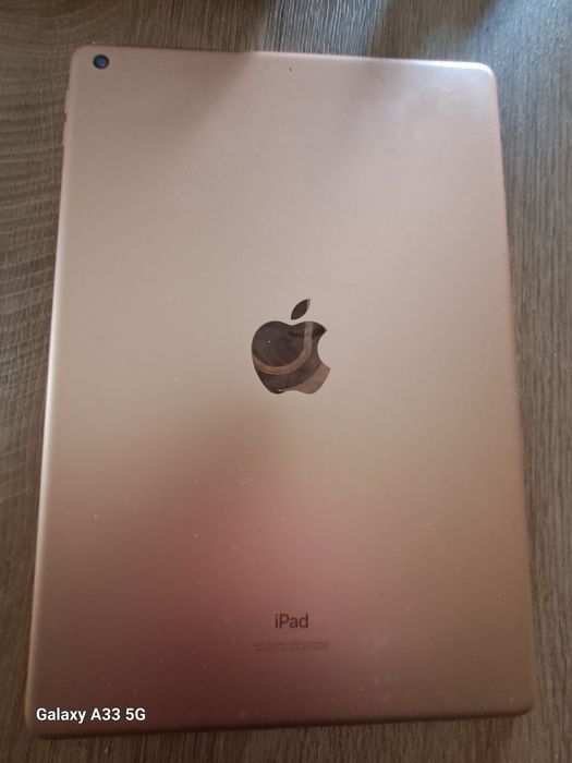 Продавам Айпад за части...