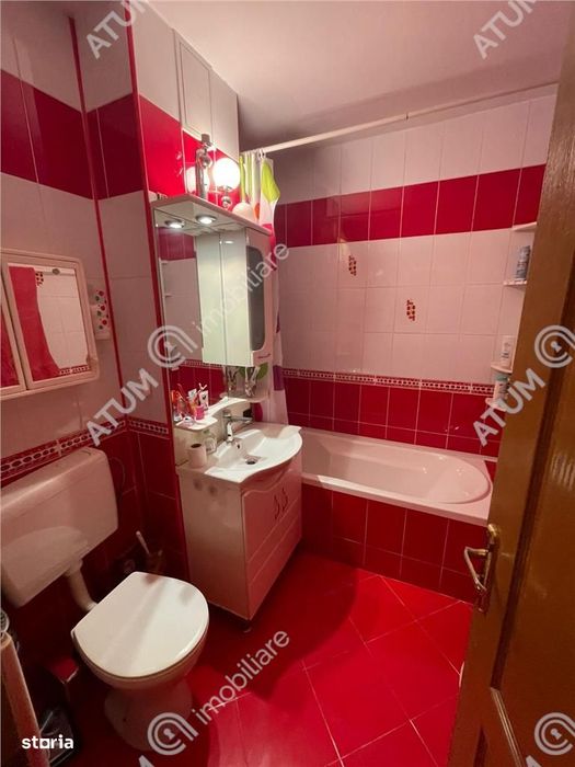 Apartament 3 camere decomandate si balcon zona Vasile Aaron Sibiu