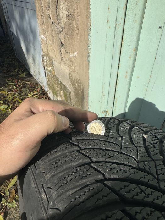 Зимни гуми Nexen (225/55/R16) Един сезон карани.Дот 22година