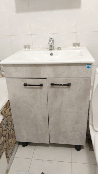 Раковина с тумбой