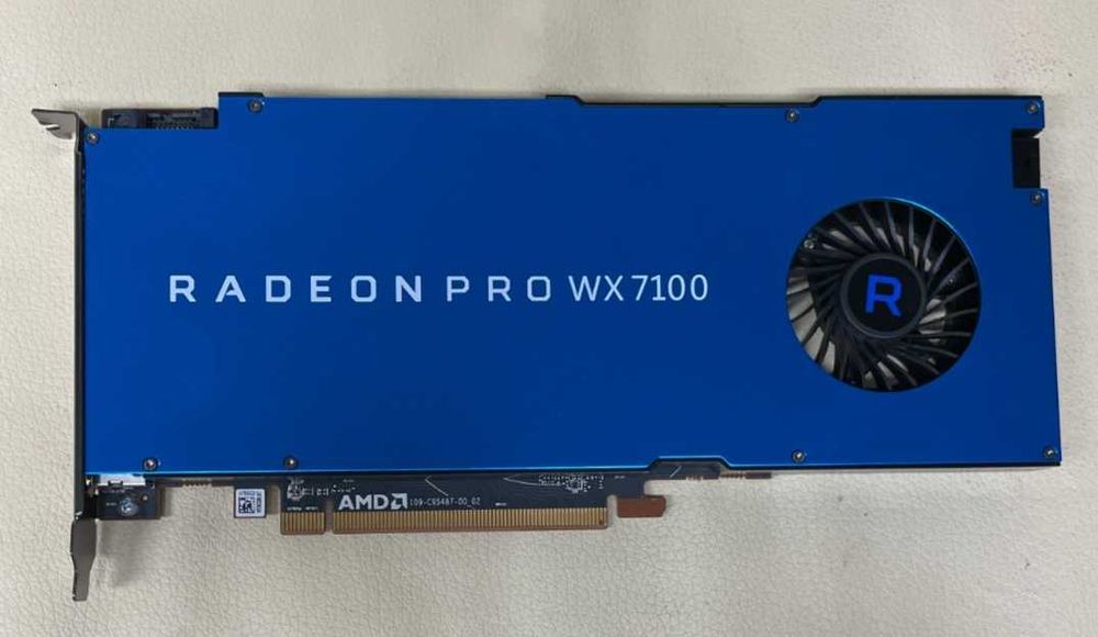 AMD Radeon Pro WX 7100 8GB GDDR5