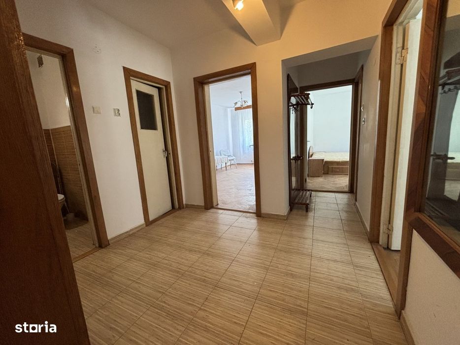 Apartament 3 camere zona Livada Postei