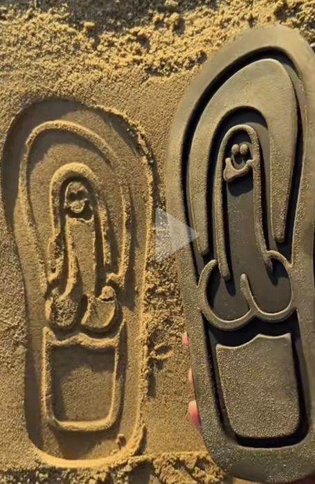 Șlapi cu talpa haioasă