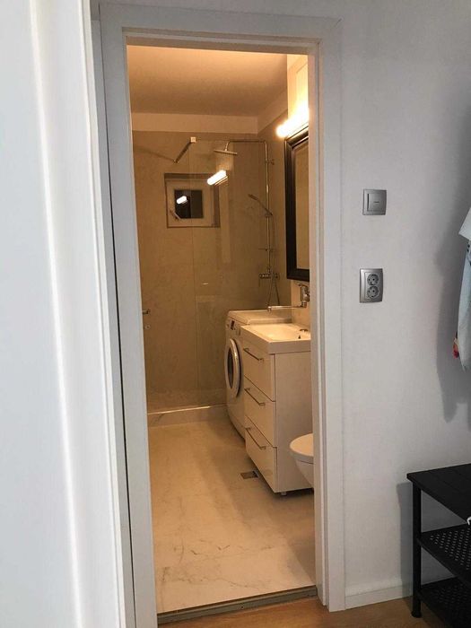 Apartament 3 camere, str Bucuresti, vis-a-vis de blocul Spray