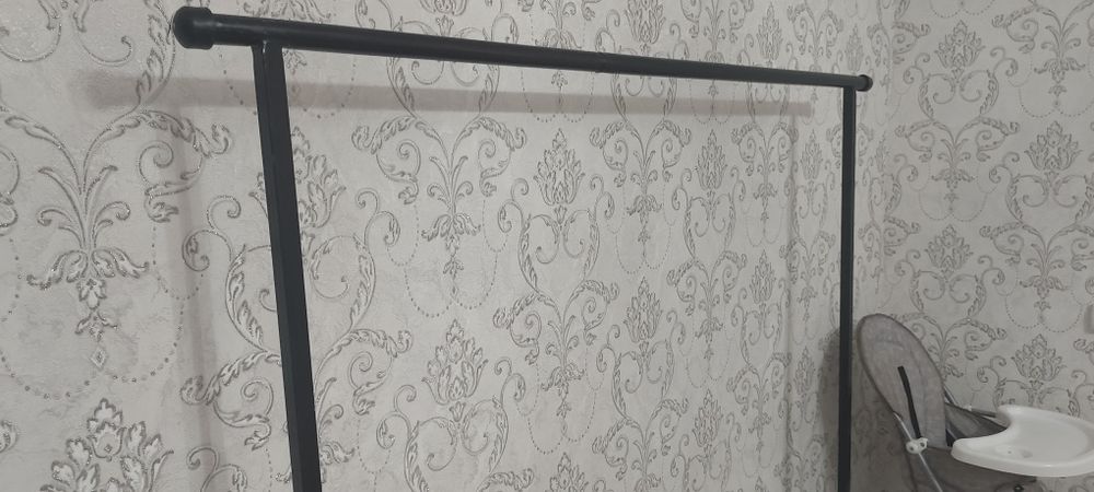 Продается вешалка на прихожка