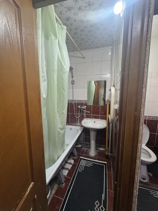 8 мкр 2 бөлмелі пәтер жалға беріледі