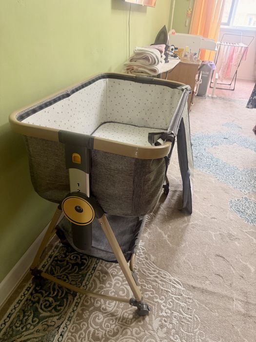 Продам детскую кроватку-манеж