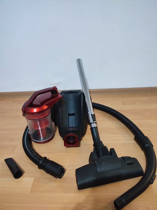 Aspirator fără sac Daewoo RCC-120R.