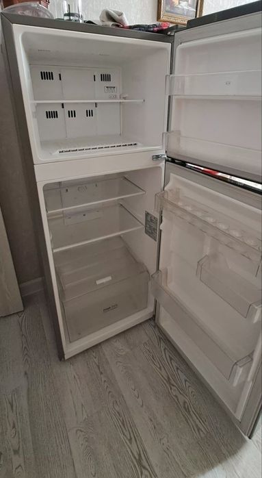 Продаю Холодильник LG