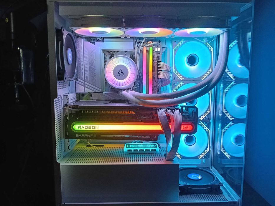 Schimb Sapphire NITRO+ AMD Radeon RX 7900 XTX Vapor-X cu RTX 5080!