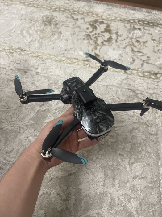 Drone dron aksiyada uchadi