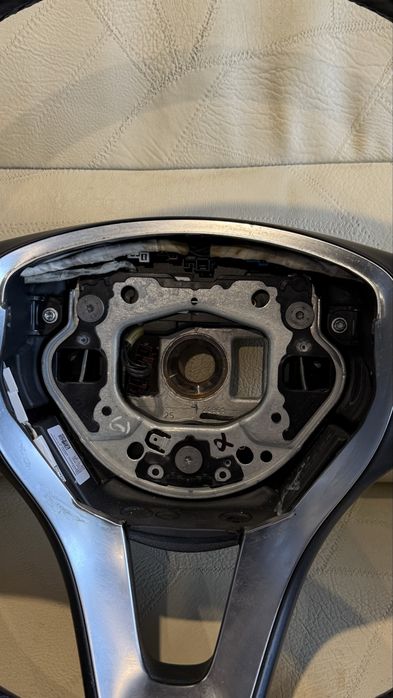 Mercedes волан от W166 GLE / GLS