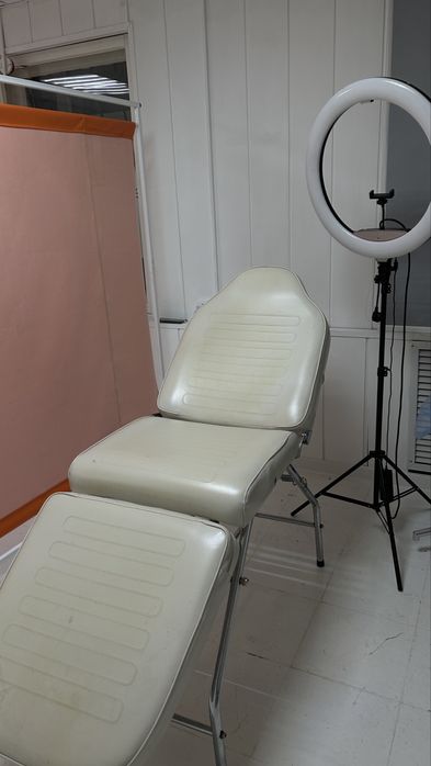 Кушетка вместе с чехлом