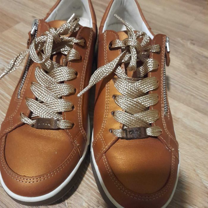 Дамски сникъри ARA