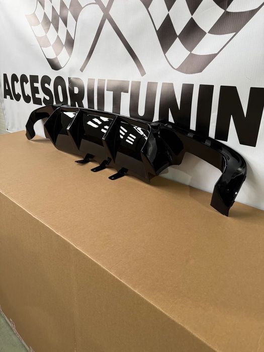 Difuzor bara spate model M5 BMW seria 5 F10(2010-2017) negru lucios