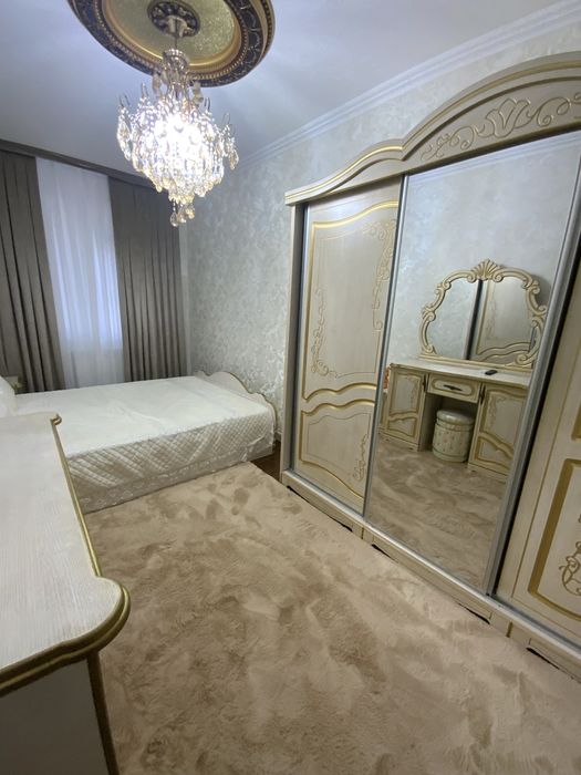 Qizlarga chilonzordan kivartira