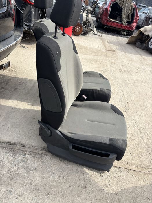 предни седалки за vw caddy/кади