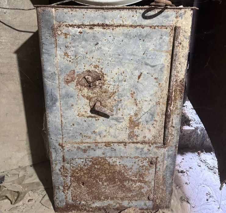 Сейф не сгораемий  продаётся