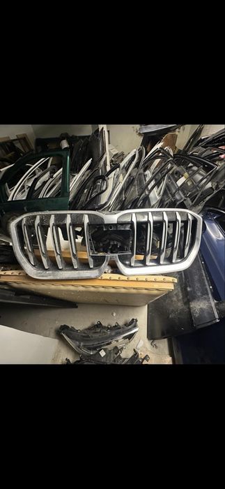 Предна решетка грил бъбреци BMW X1 U11