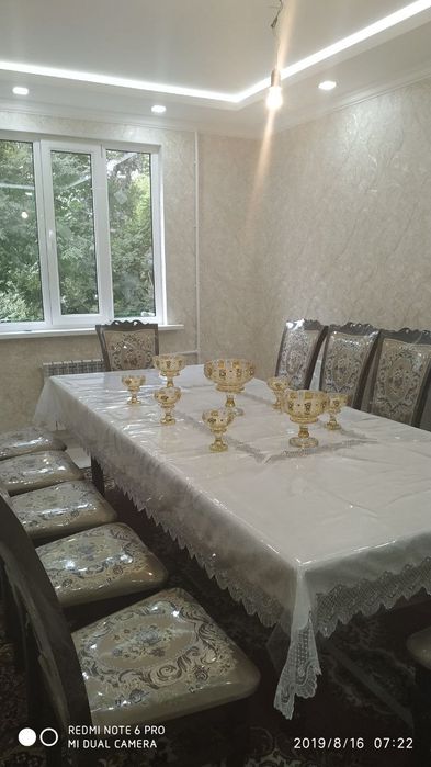 Продаётся Стол и 12 стульев