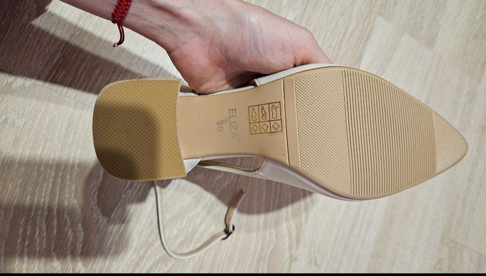 Дамски сандали с дебел ток