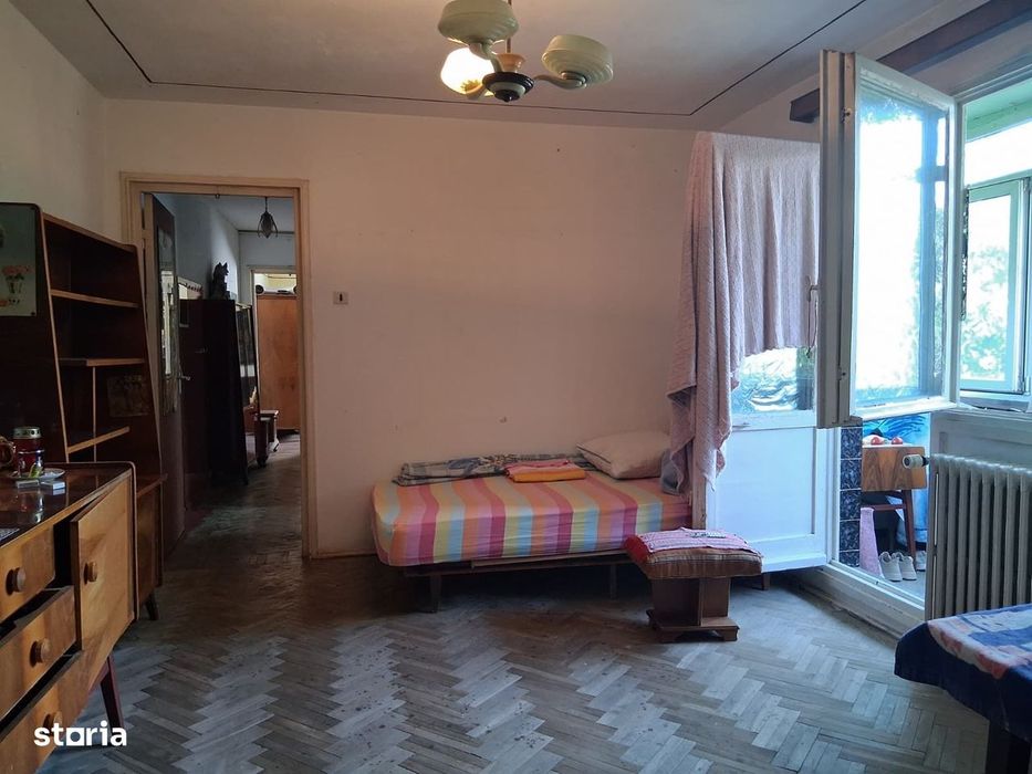 3 camere/ 10 min Metrou/ 68 mp